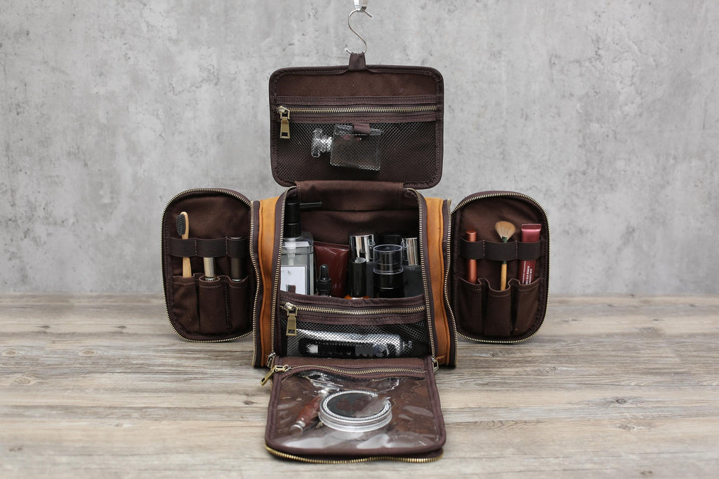 Personalized Hanging Leather Toiletry Bag, Leather Dopp Kit Bag, Groomsmen Gift