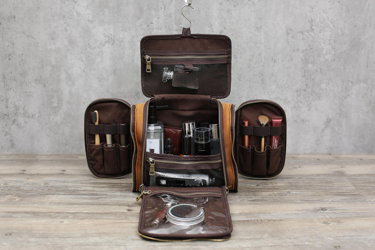 Personalized Hanging Leather Toiletry Bag, Leather Dopp Kit Bag, Groomsmen Gift