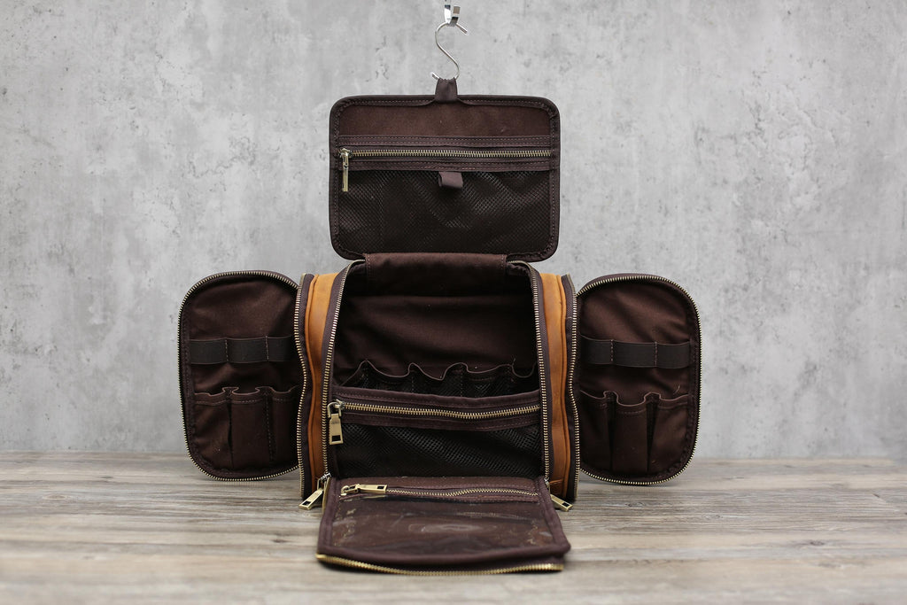 Personalized Hanging Leather Toiletry Bag, Leather Dopp Kit Bag, Groomsmen Gift