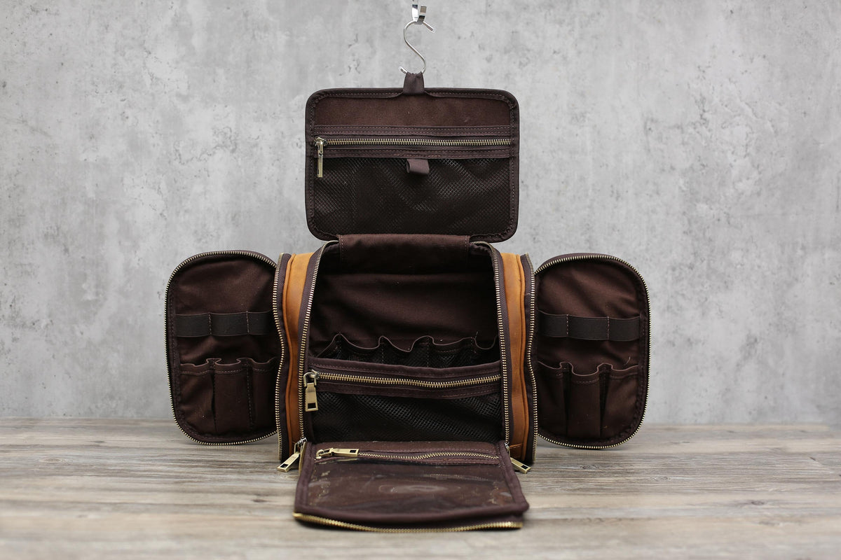 Personalized Hanging Leather Toiletry Bag, Leather Dopp Kit Bag, Groomsmen Gift