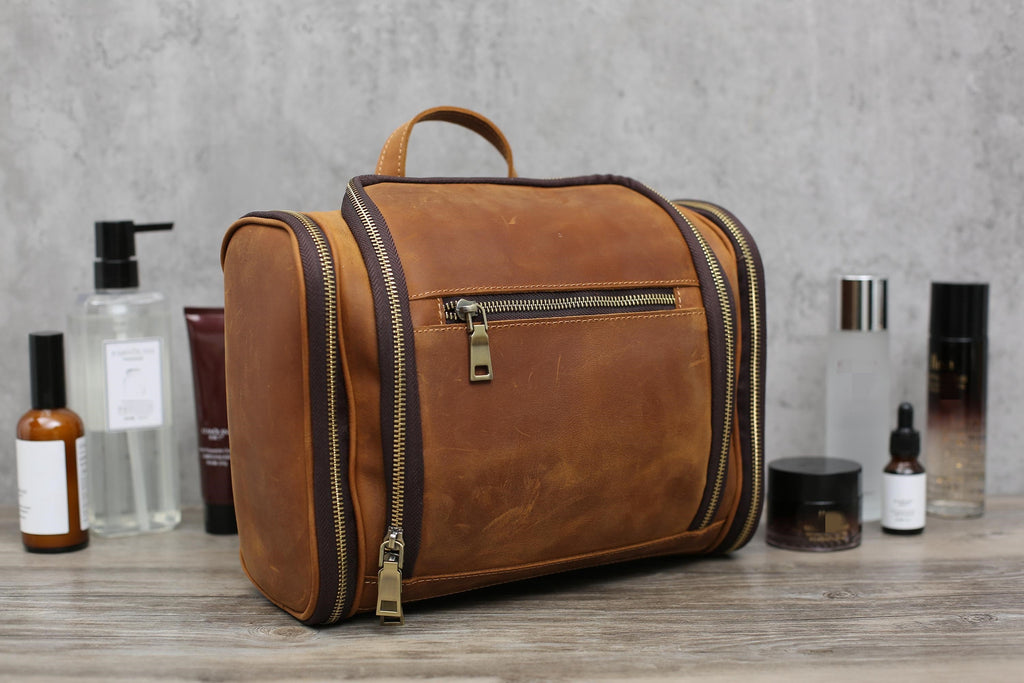 Personalized Hanging Leather Toiletry Bag, Leather Dopp Kit Bag, Groomsmen Gift